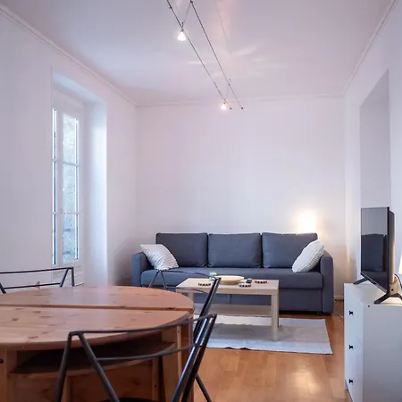 A 5 Mins Tour Effeil 아파트 *